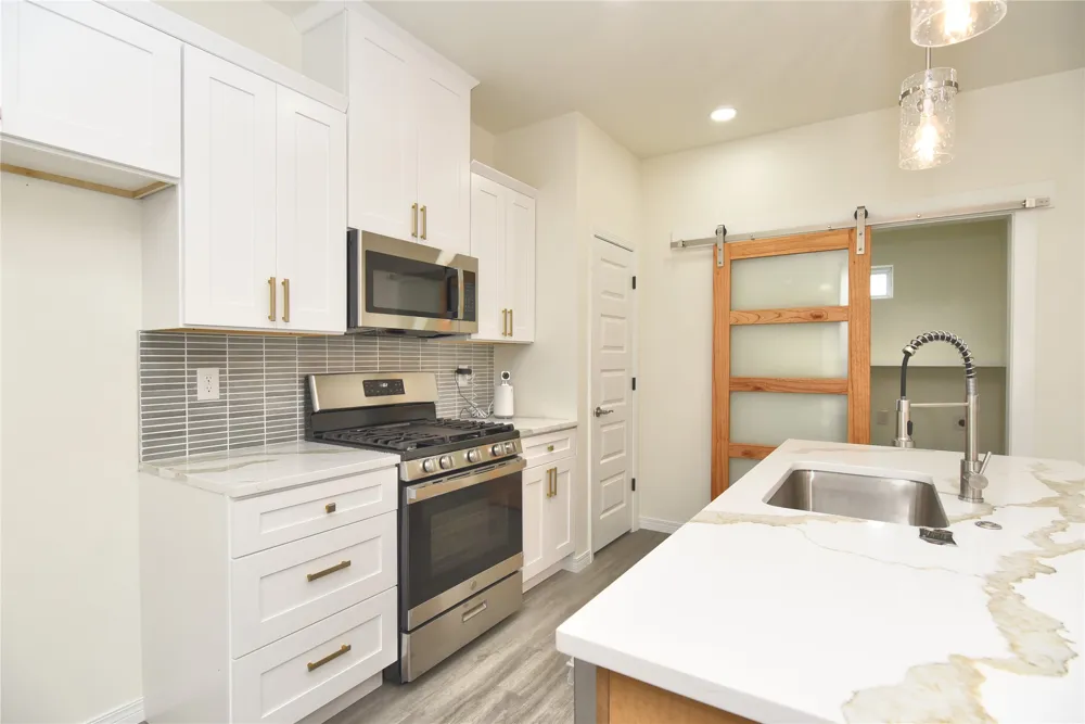 217 W 40th Place Sand Springs, OK 74063