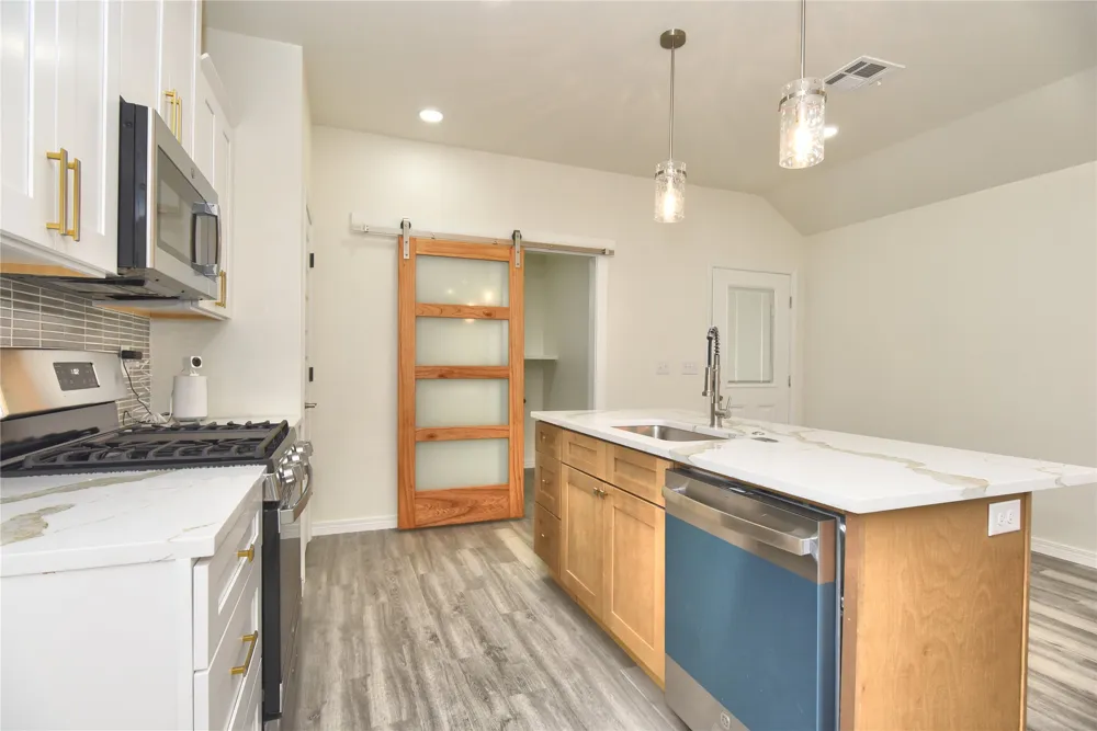 217 W 40th Place Sand Springs, OK 74063