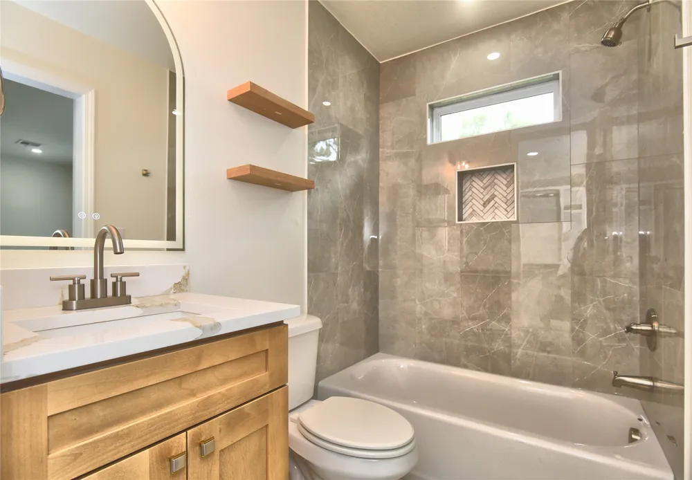 217 W 40th Place Sand Springs, OK 74063