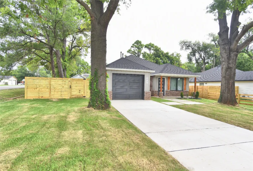217 W 40th Place Sand Springs, OK 74063