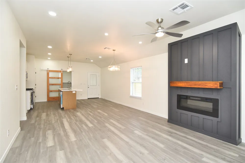 217 W 40th Place Sand Springs, OK 74063