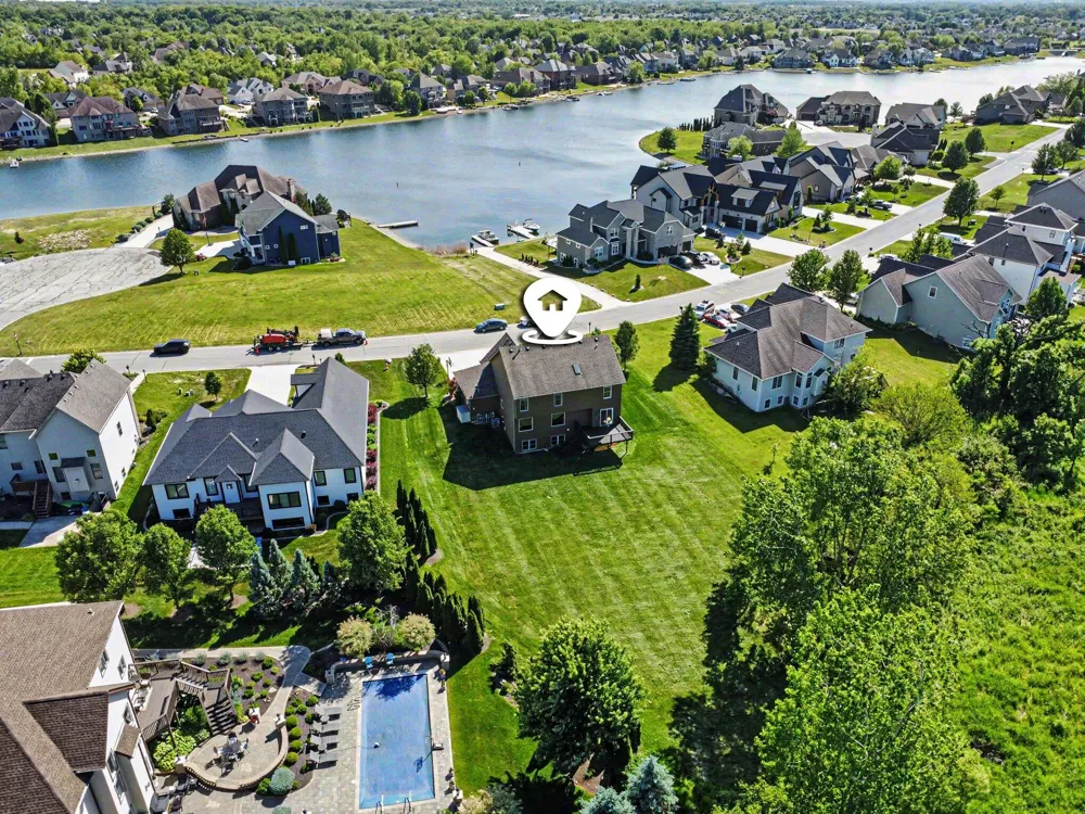 8940 Doubletree Drive Winfield, IN 46307