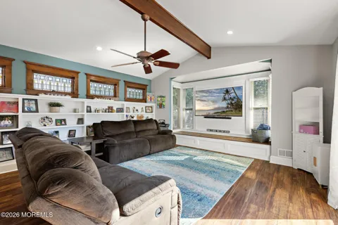 195 S Lakeshore Drive