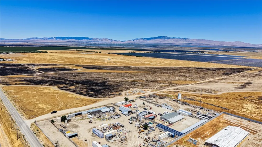 151 94th Street Rosamond, CA 93560