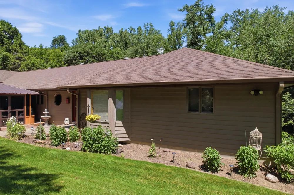 47060 Queens Cove Circle La Crescent, MN 55947