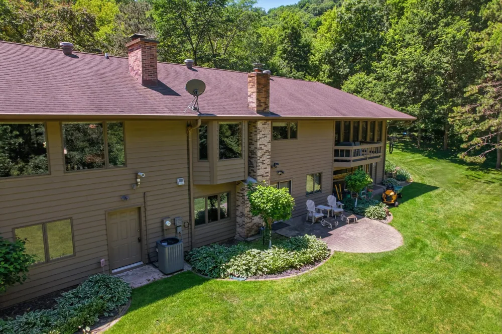 47060 Queens Cove Circle La Crescent, MN 55947