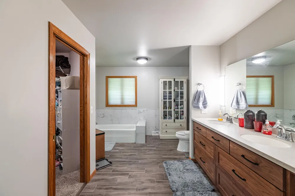 47060 Queens Cove Circle La Crescent, MN 55947