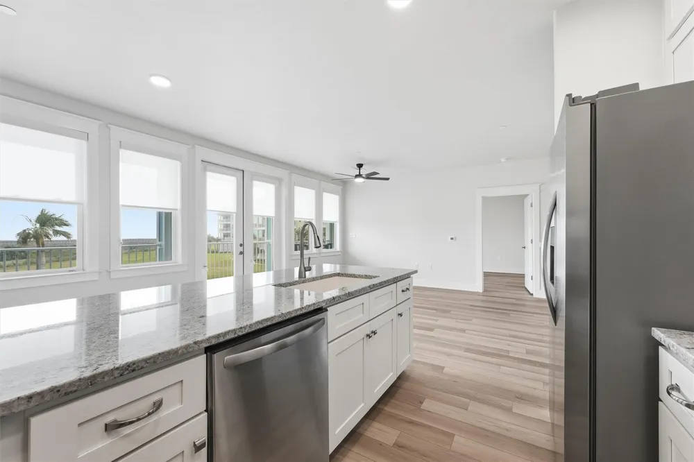 4211 Pointe West Drive #102 Galveston, TX 77554