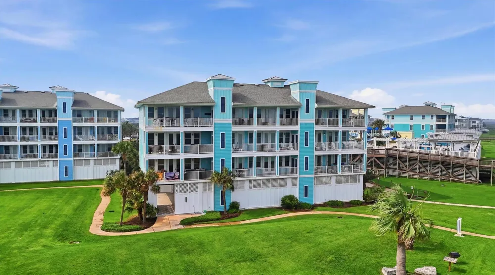 4211 Pointe West Drive #102 Galveston, TX 77554