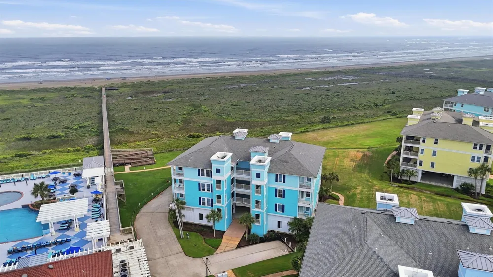 4211 Pointe West Drive #102 Galveston, TX 77554