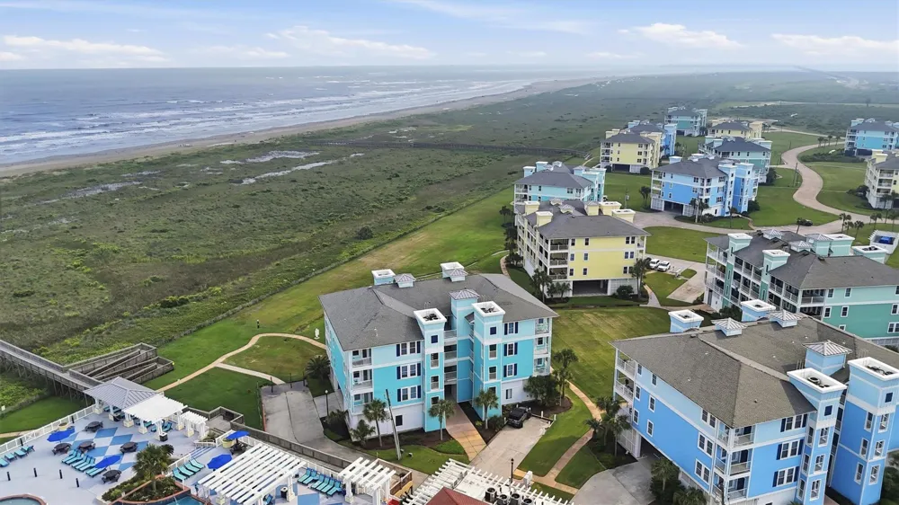 4211 Pointe West Drive #102 Galveston, TX 77554