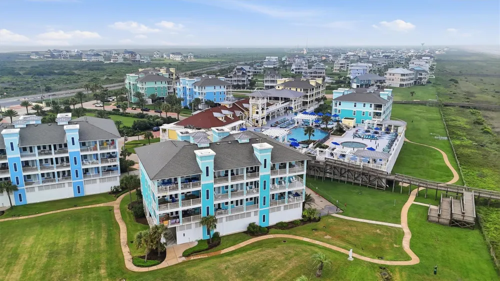 4211 Pointe West Drive #102 Galveston, TX 77554