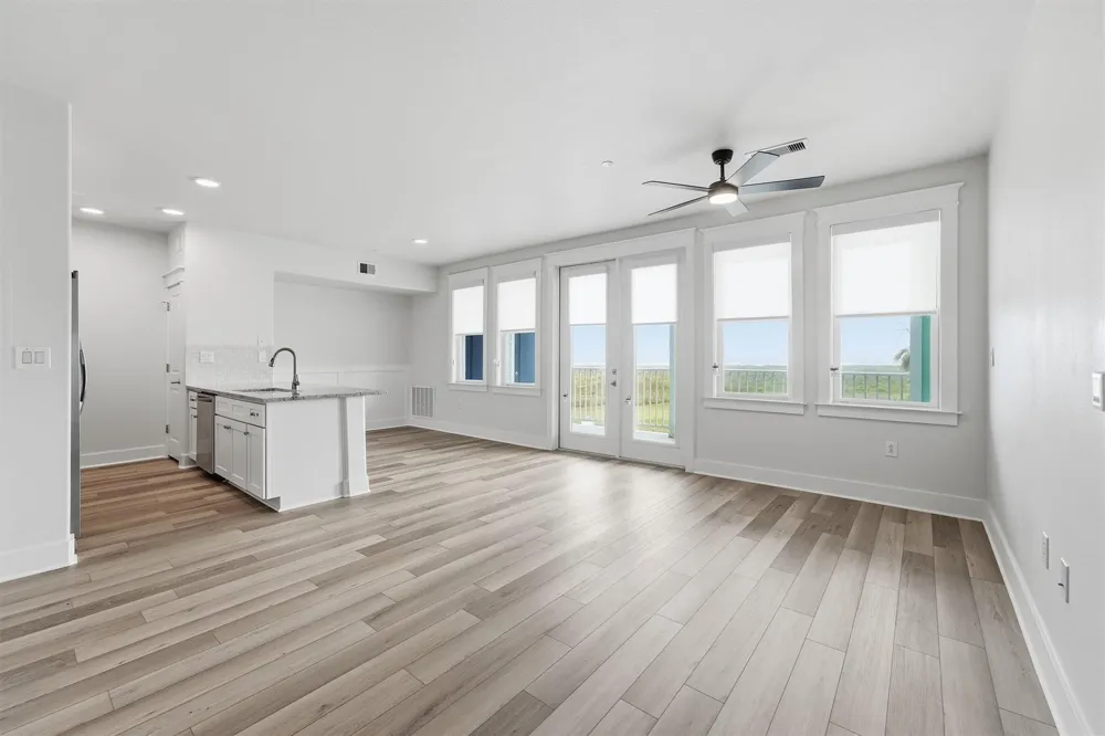 4211 Pointe West Drive #102 Galveston, TX 77554
