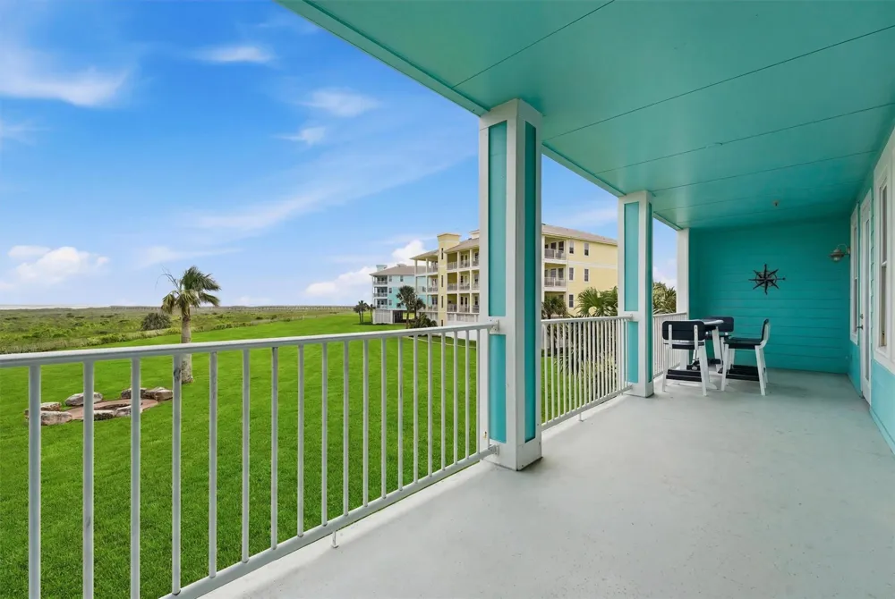 4211 Pointe West Drive #102 Galveston, TX 77554