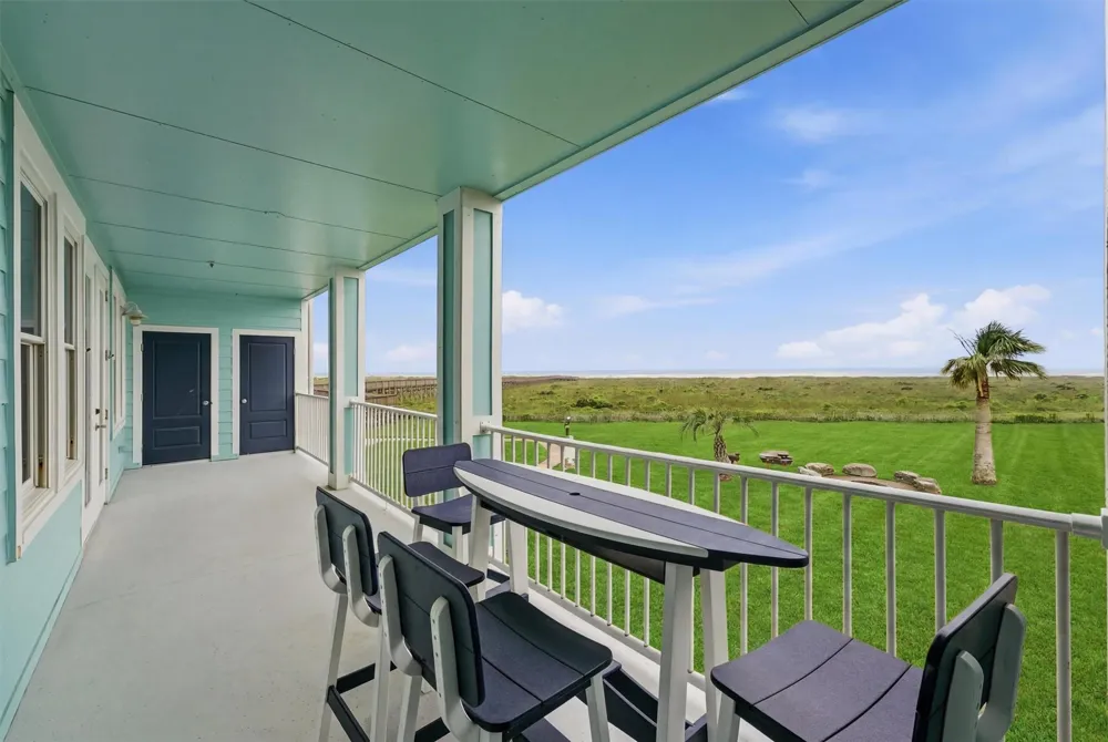 4211 Pointe West Drive #102 Galveston, TX 77554