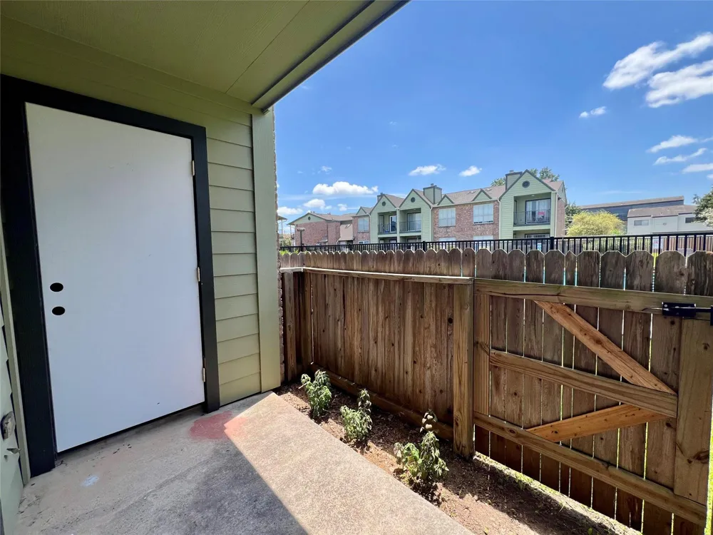 18800 Egret Bay Boulevard #1201 Webster, TX 77058