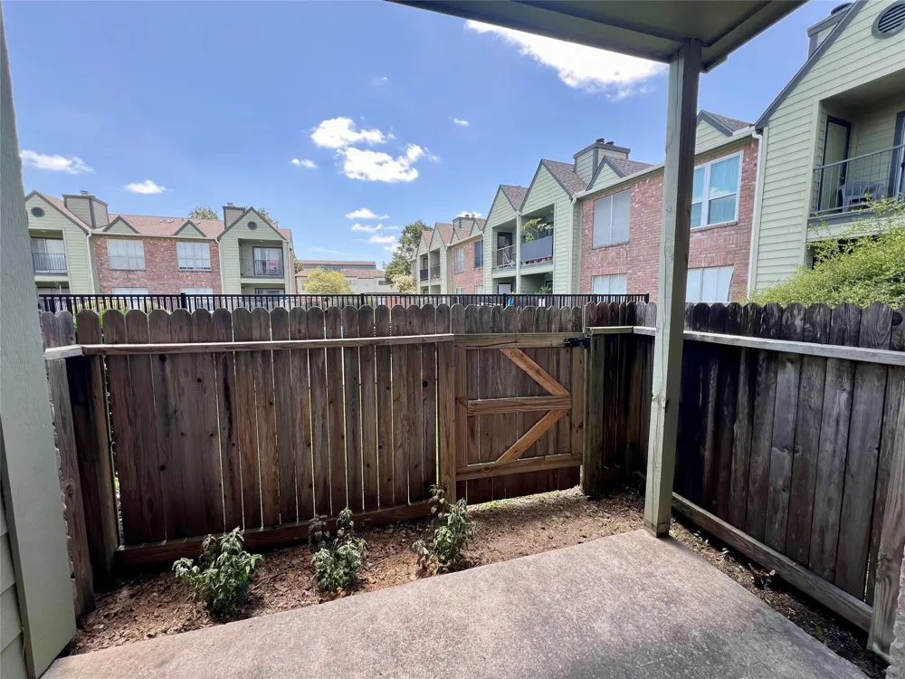 18800 Egret Bay Boulevard #1201 Webster, TX 77058
