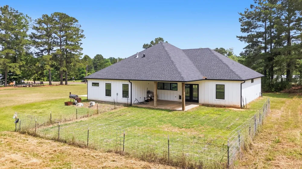 10374 St Hwy 204 Cushing, TX 75760