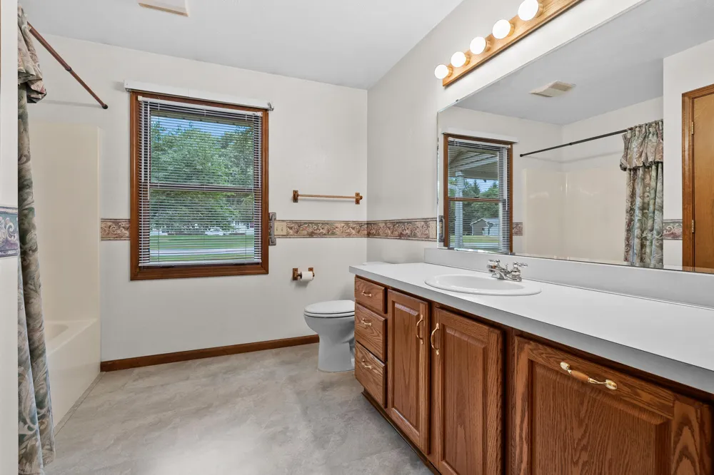 52135 Nancy Lane Three Rivers, MI 49093