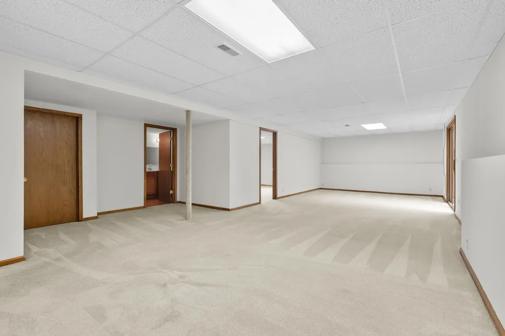 52135 Nancy Lane Three Rivers, MI 49093