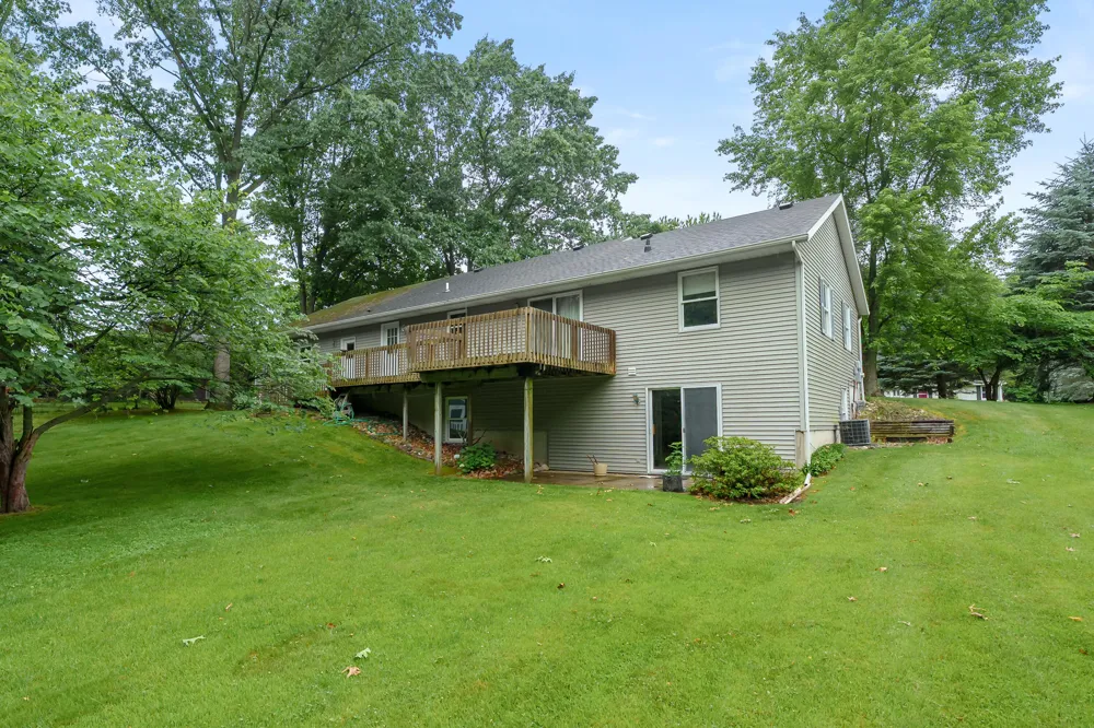 52135 Nancy Lane Three Rivers, MI 49093