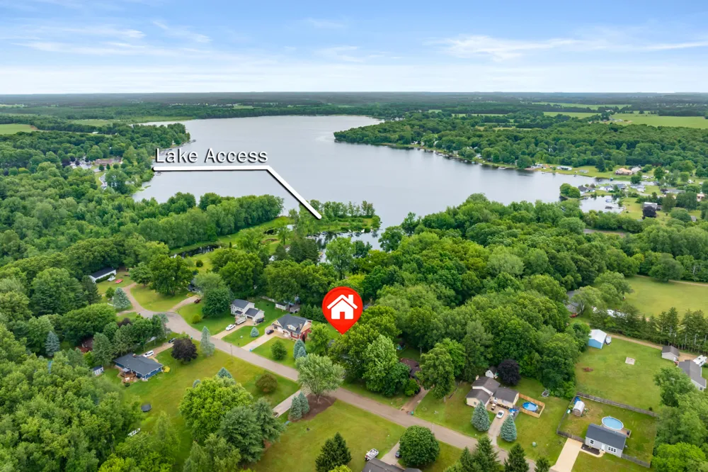 52135 Nancy Lane Three Rivers, MI 49093