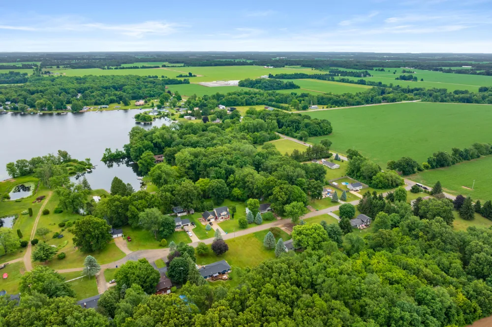 52135 Nancy Lane Three Rivers, MI 49093