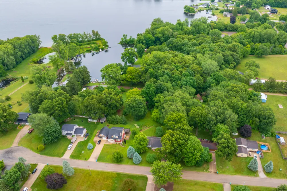 52135 Nancy Lane Three Rivers, MI 49093