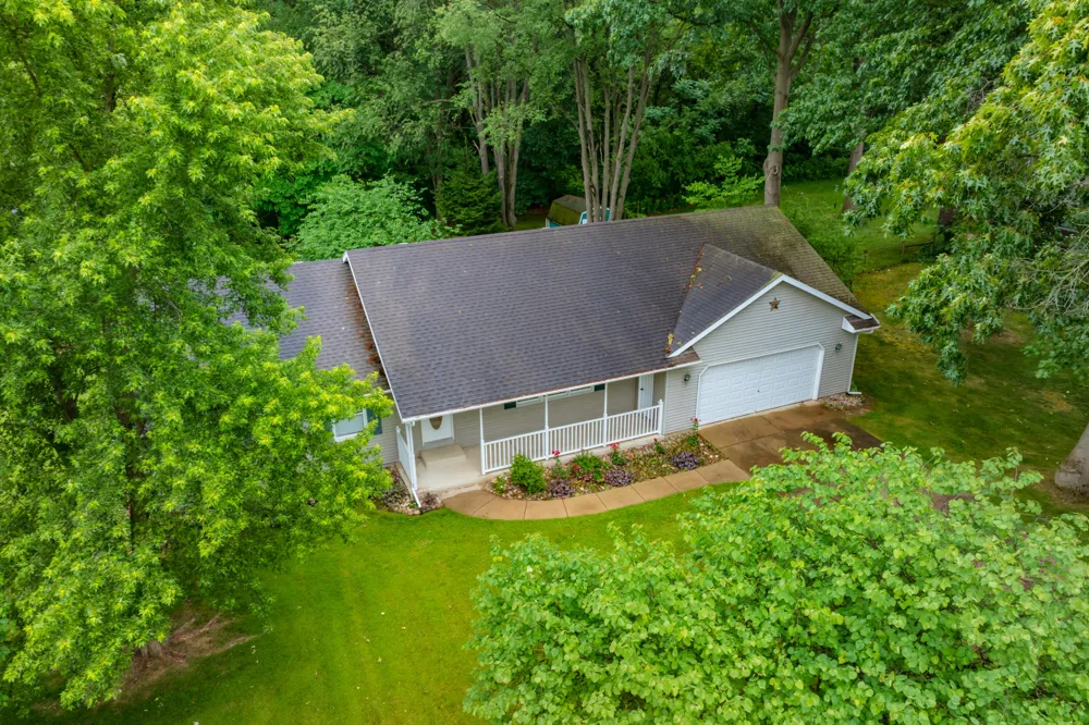 52135 Nancy Lane Three Rivers, MI 49093