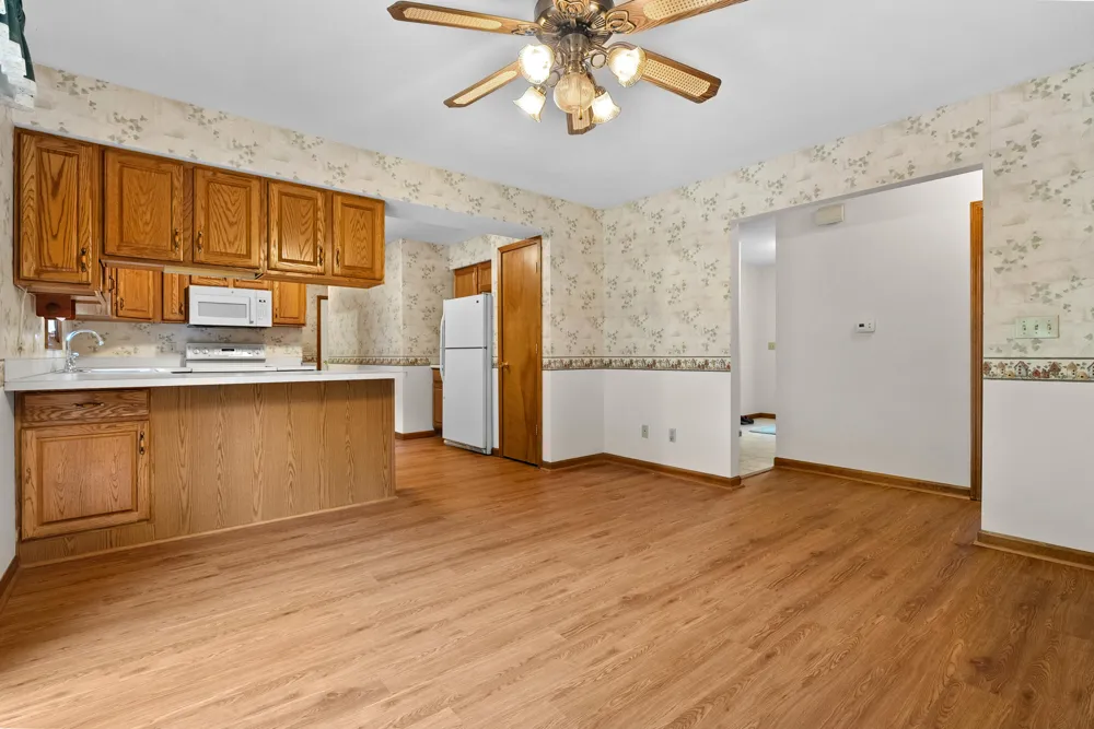 52135 Nancy Lane Three Rivers, MI 49093