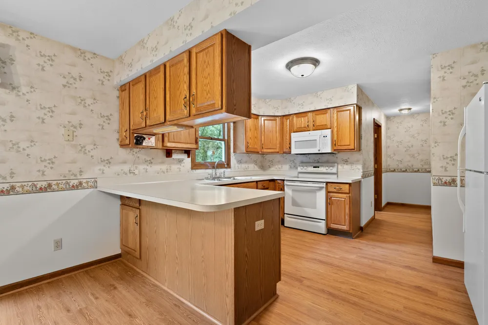 52135 Nancy Lane Three Rivers, MI 49093