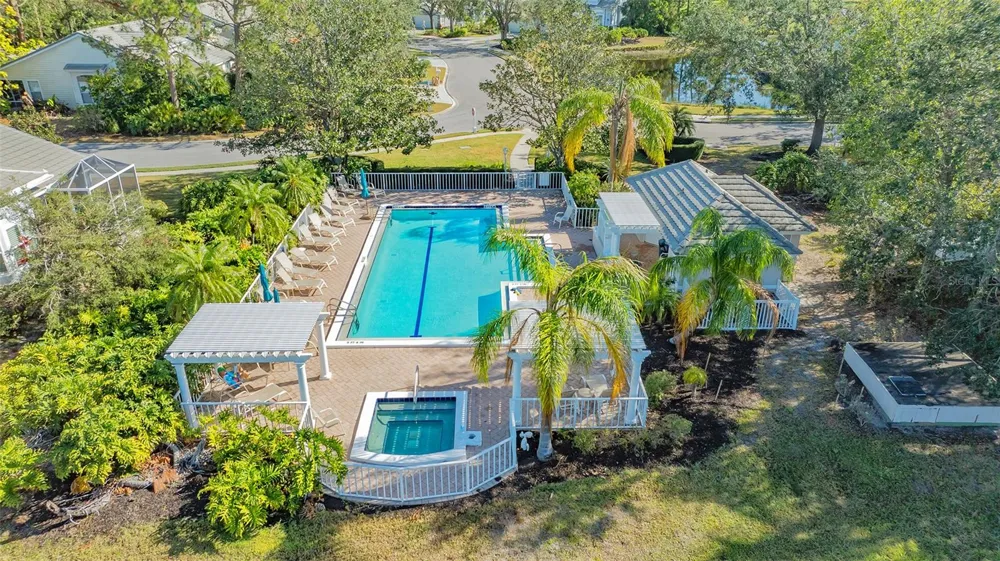 7906 WHITEBRIDGE GLEN University Park, FL 34201