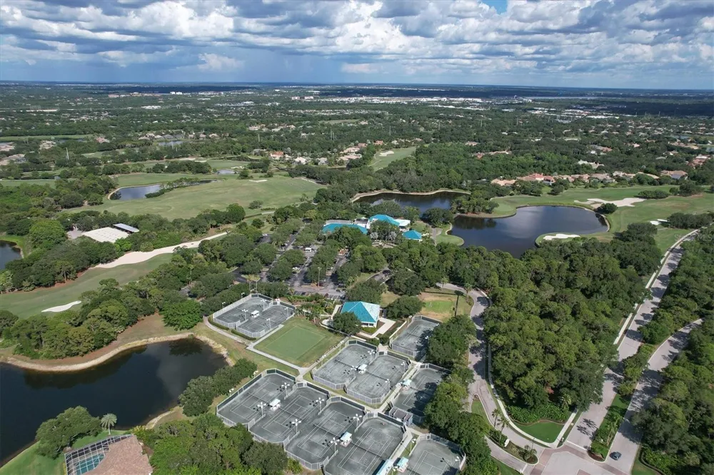 7906 WHITEBRIDGE GLEN University Park, FL 34201