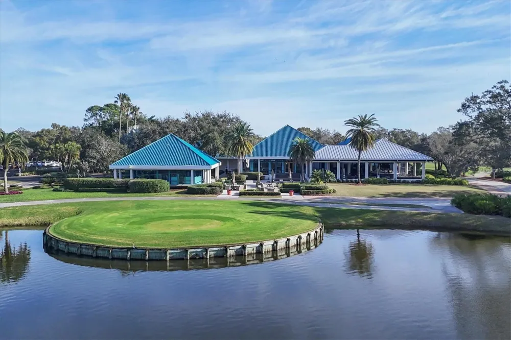 7906 WHITEBRIDGE GLEN University Park, FL 34201