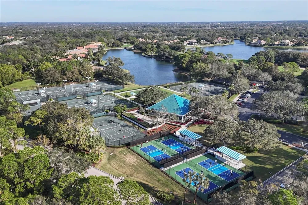7906 WHITEBRIDGE GLEN University Park, FL 34201