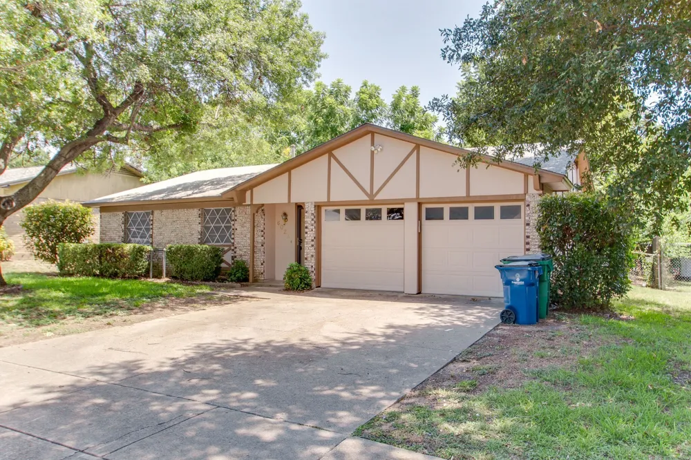 6024 Blueridge Drive Watauga, TX 76148