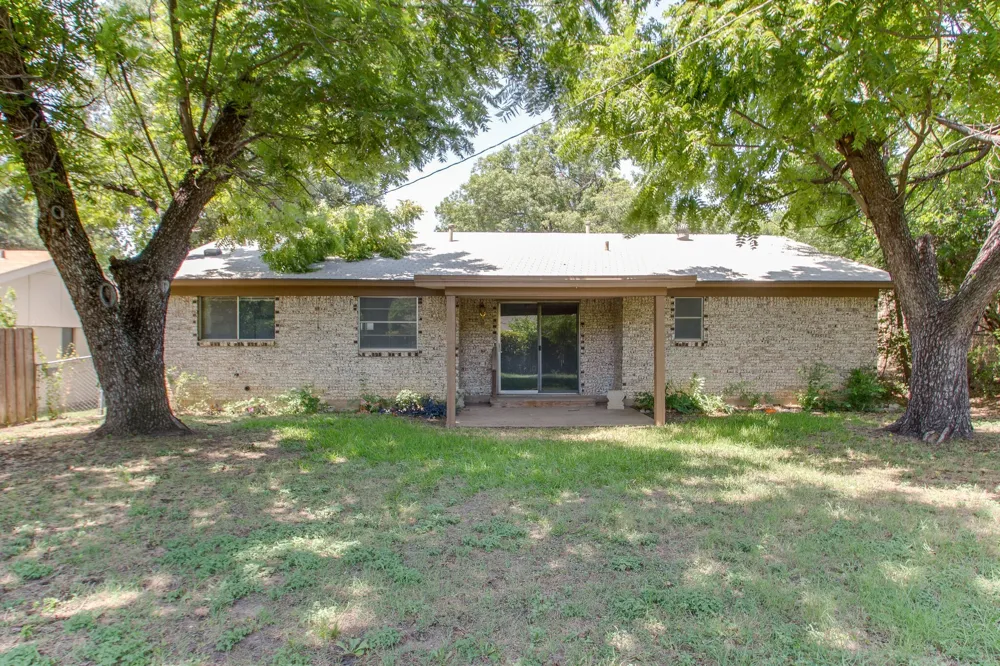 6024 Blueridge Drive Watauga, TX 76148
