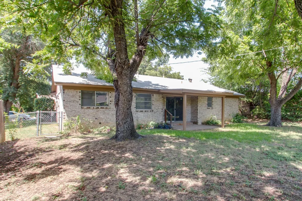 6024 Blueridge Drive Watauga, TX 76148