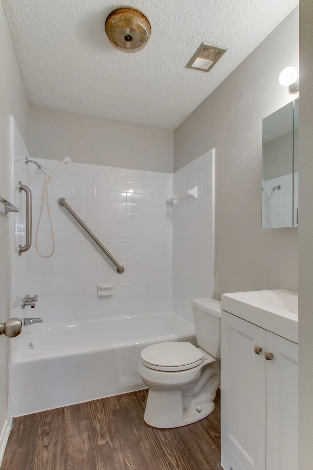 6024 Blueridge Drive Watauga, TX 76148