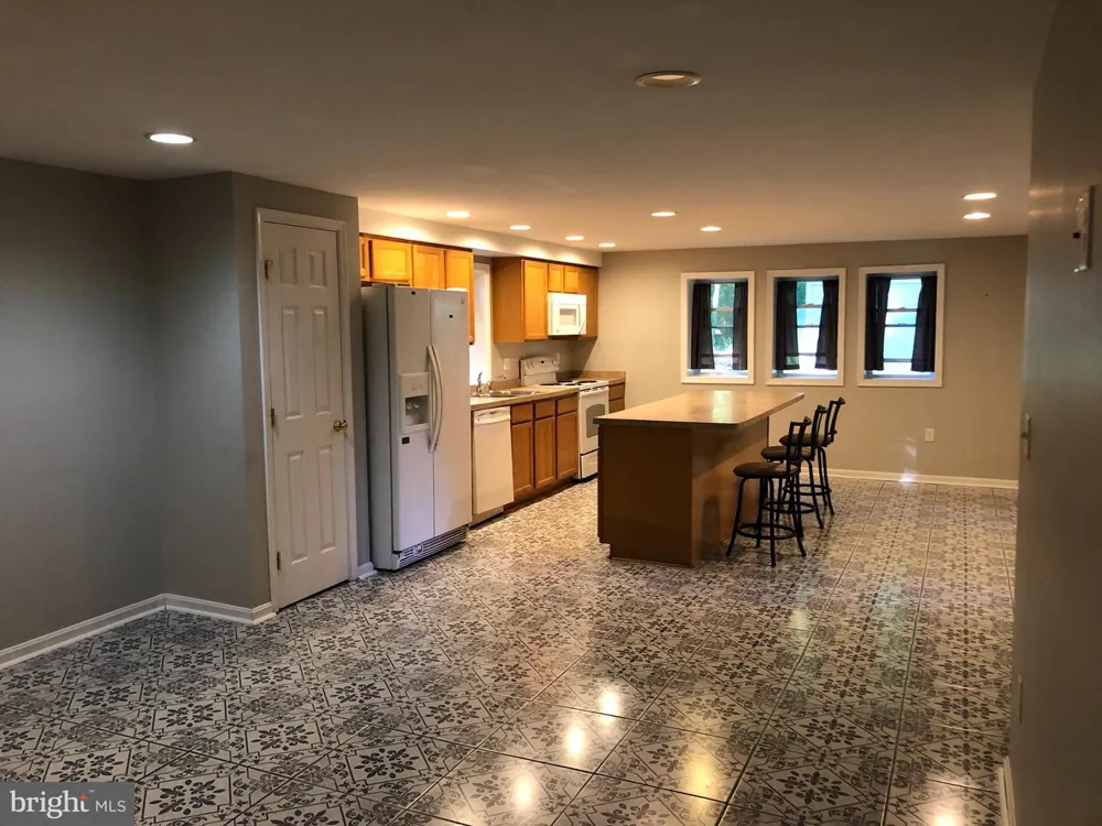 412 MAIN STREET Stevensville, MD 21666