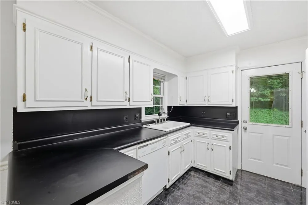 814 Baker Drive Haw River, NC 27258