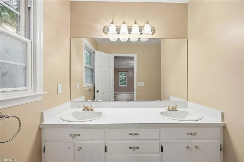 814 Baker Drive Haw River, NC 27258