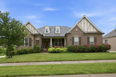 7056 Crimson Leaf Ln