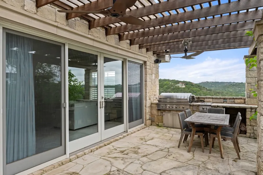 1421 Circle Ridge Drive West Lake Hills, TX 78746
