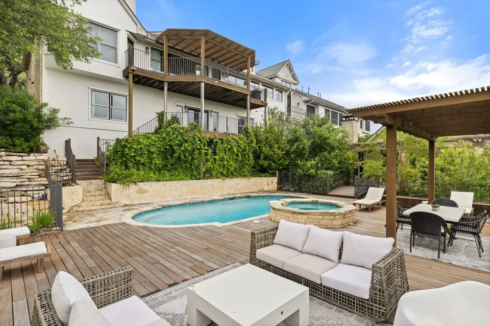 1421 Circle Ridge Drive West Lake Hills, TX 78746