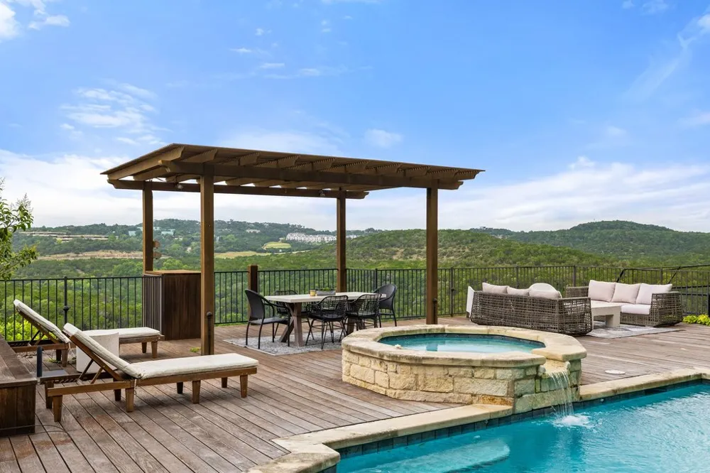 1421 Circle Ridge Drive West Lake Hills, TX 78746