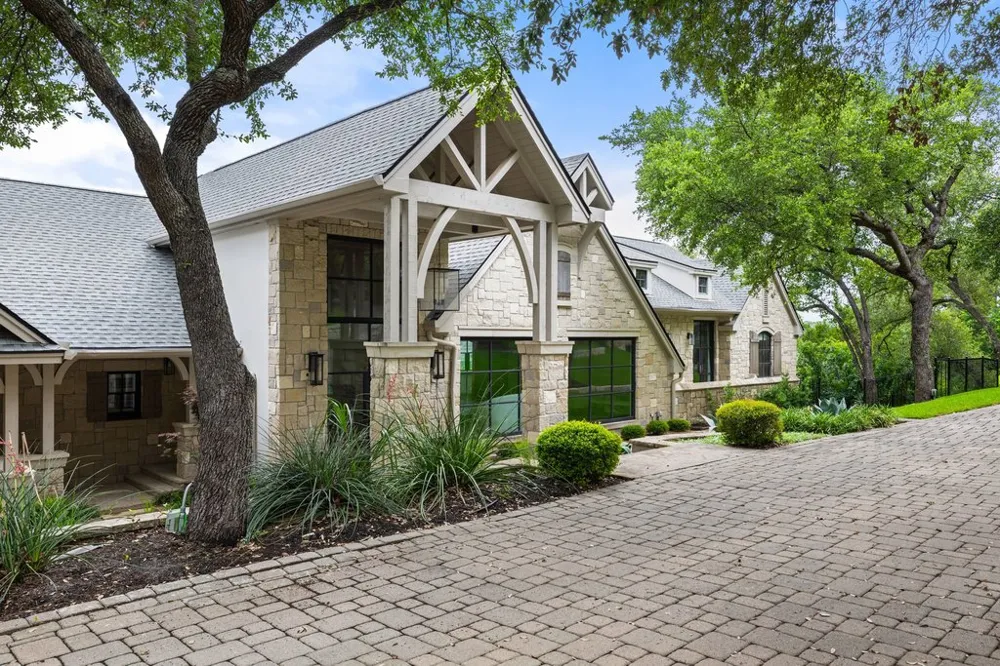 1421 Circle Ridge Drive West Lake Hills, TX 78746