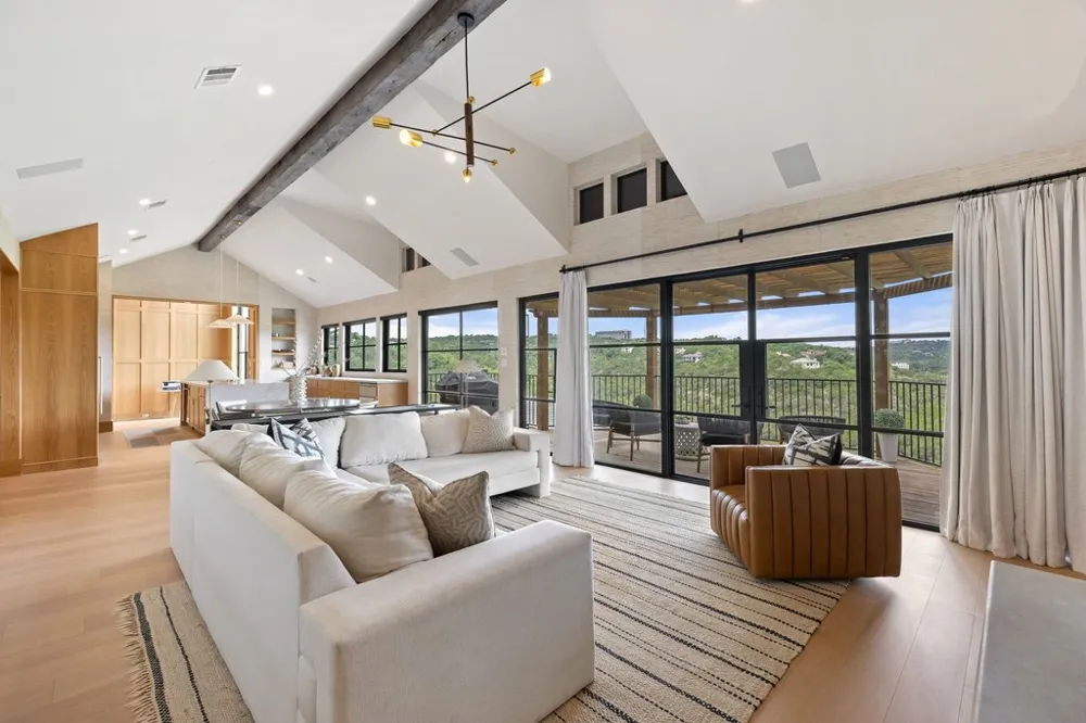 1421 Circle Ridge Drive West Lake Hills, TX 78746