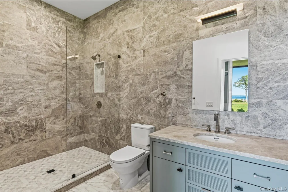 28 Watch Way Lloyd Harbor, NY 11743