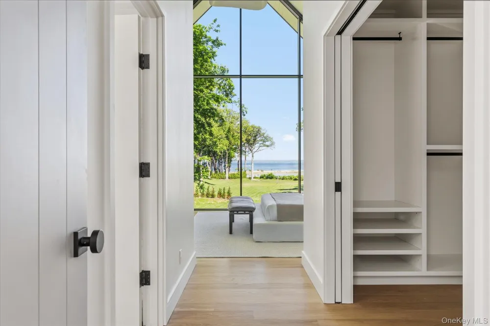 28 Watch Way Lloyd Harbor, NY 11743